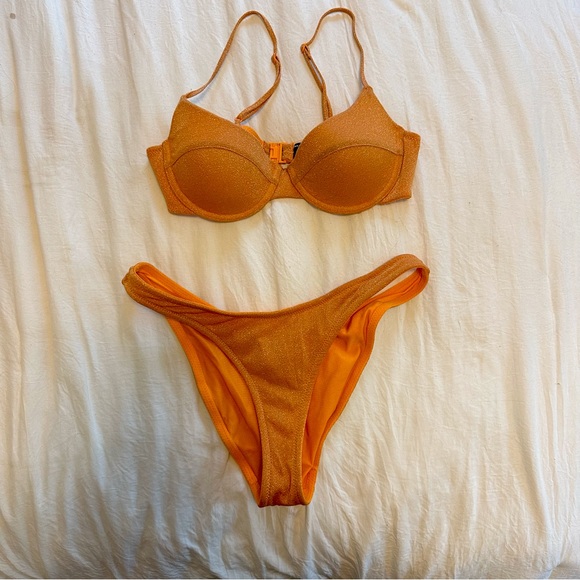 Triangl Bikini - Picture 1 of 6